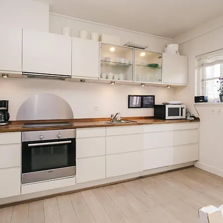 8 Person In Nykobing Sj